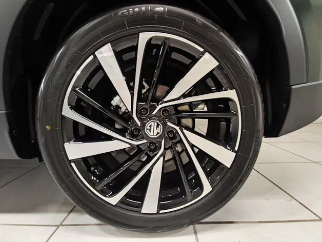MG ZS 1.5 Hybrid+ Luxury