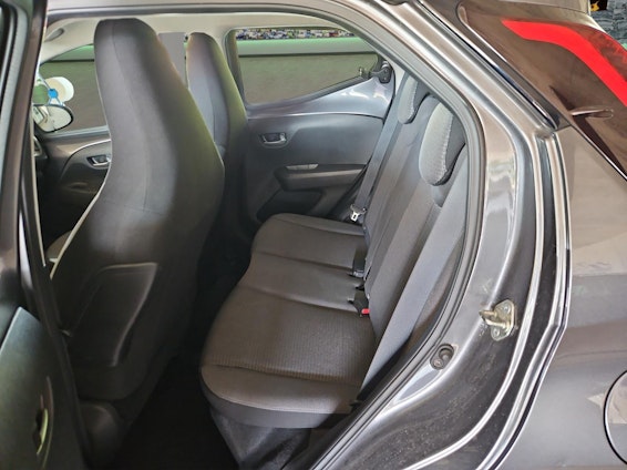 Vehicle image 9 Vehicle image 9