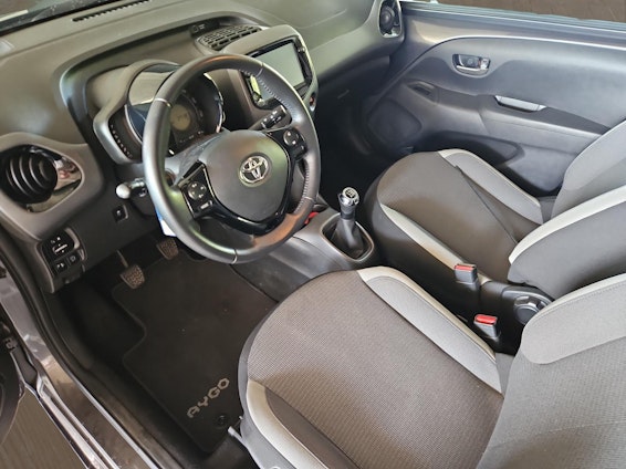 Vehicle image 6 Vehicle image 6