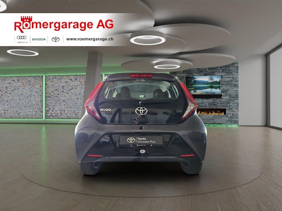 Vehicle image 2 Vehicle image 2