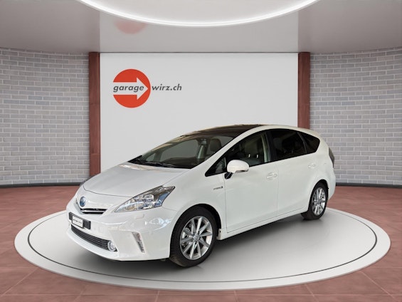 First vehicle image