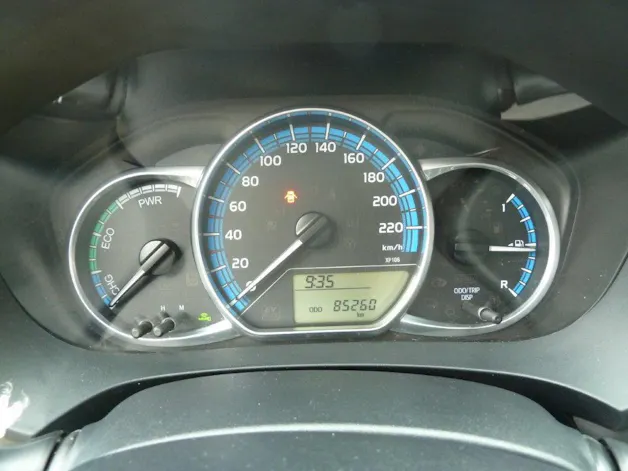 Toyota Yaris 1.5 VVT-i HSD Swiss Trend