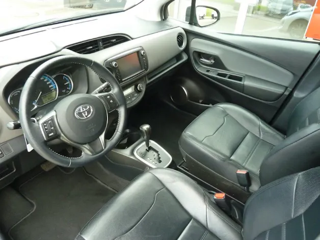 Toyota Yaris 1.5 VVT-i HSD Swiss Trend