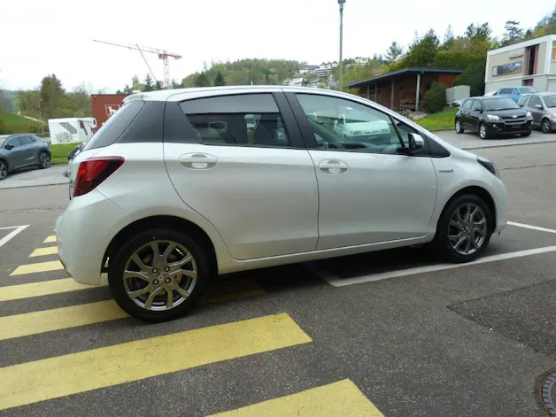 Toyota Yaris 1.5 VVT-i HSD Swiss Trend