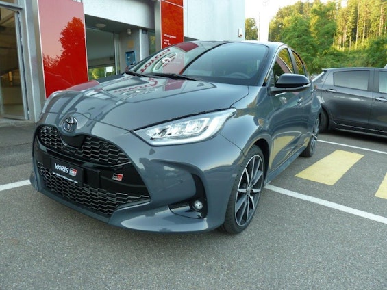 First vehicle image