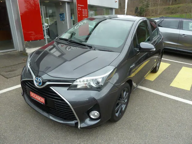 Toyota Yaris 1.5 VVT-i HSD Sol Premium