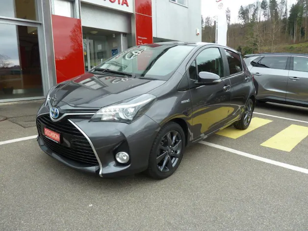 Toyota Yaris 1.5 VVT-i HSD Sol Premium