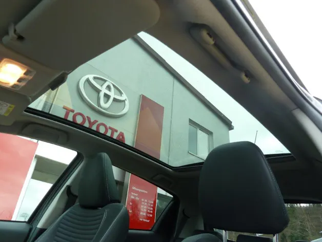 Toyota Yaris 1.5 VVT-i HSD Sol Premium