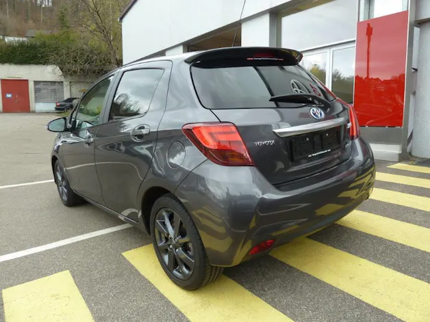 Toyota Yaris 1.5 VVT-i HSD Sol Premium