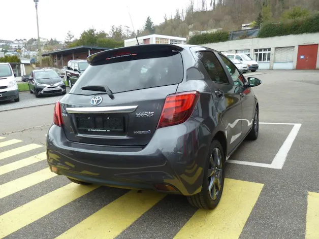 Toyota Yaris 1.5 VVT-i HSD Sol Premium