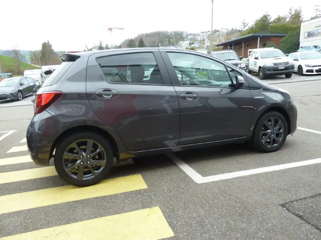 Toyota Yaris 1.5 VVT-i HSD Sol Premium