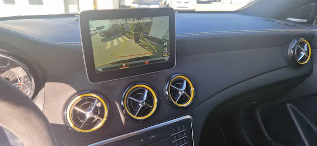 Mercedes-Benz CLA 45 AMG *Yellow Night Edition* 4m