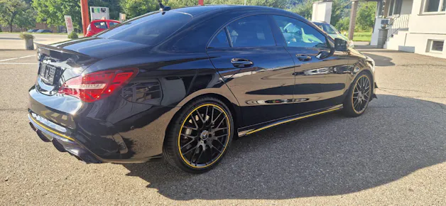 Mercedes-Benz CLA 45 AMG *Yellow Night Edition* 4m