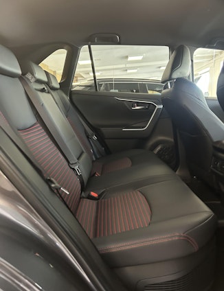 Vehicle image 16
