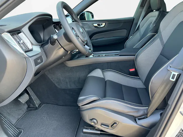 Volvo XC60 2.0 B5 MH Black Edition AWD
