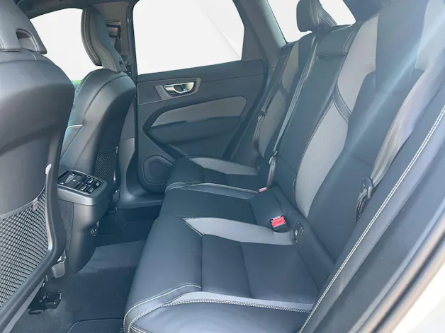 Volvo XC60 2.0 B5 MH Black Edition AWD