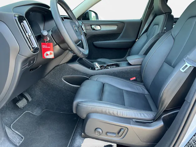 Volvo XC40 2.0 B4 MH Plus Dark