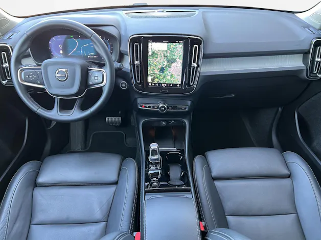 Volvo XC40 2.0 B4 MH Plus Dark