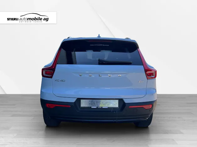 Volvo XC40 2.0 B4 MH Plus Dark