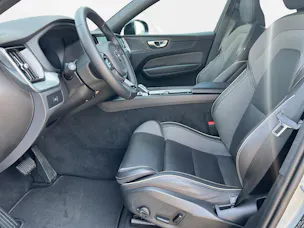 Volvo XC60 2.0 B5 MH Plus Dark AWD
