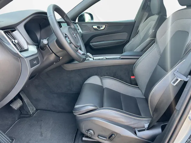 Volvo XC60 2.0 B5 MH Plus Dark AWD