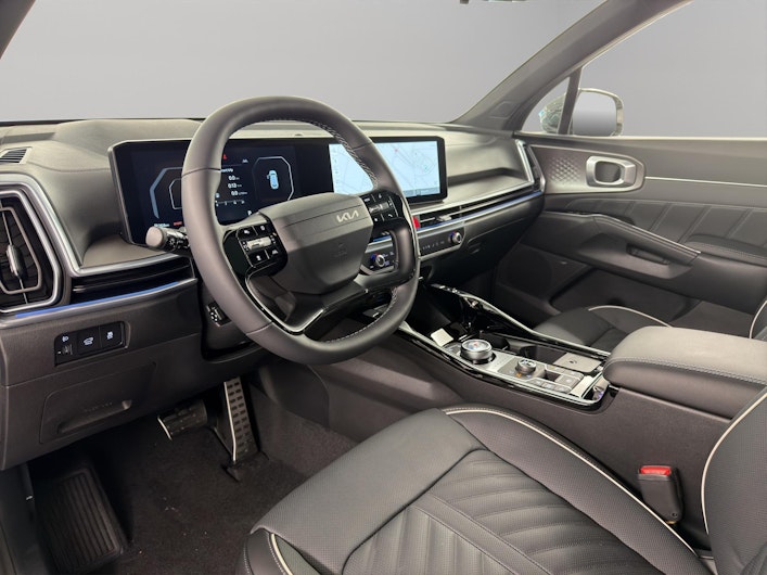 Vehicle image KIA SORENTO