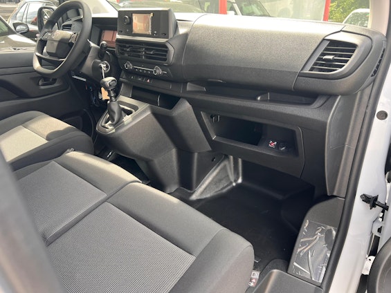 Vehicle image 11 Vehicle image 11