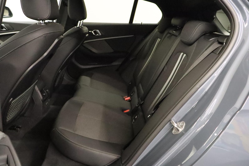 Vehicle image BMW 1 SERIES