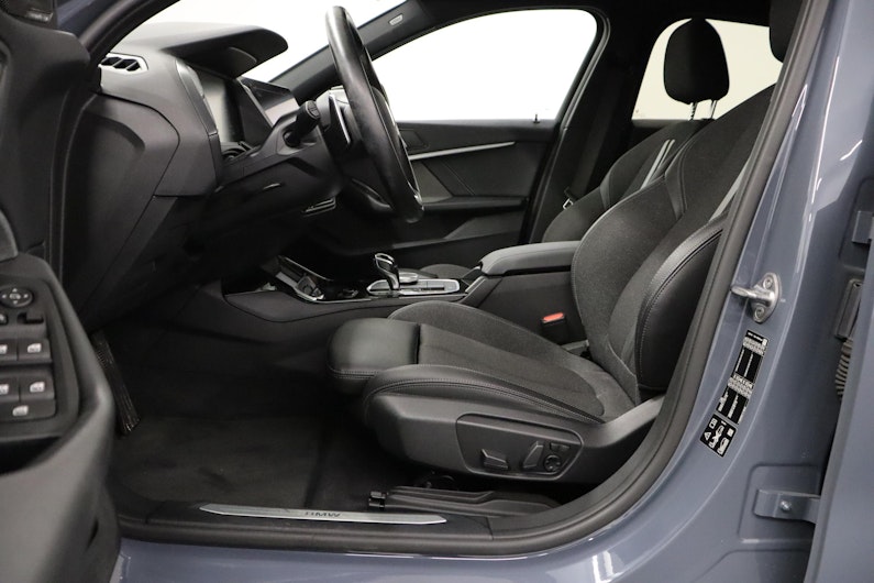 Vehicle image BMW 1 SERIES