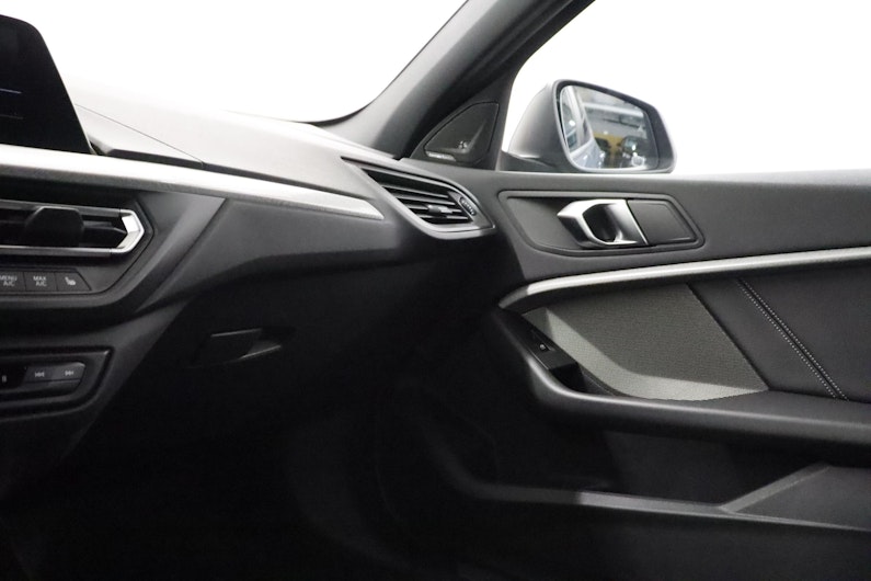 Vehicle image BMW 1 SERIES