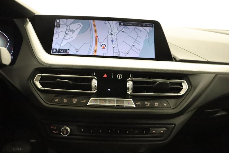 Vehicle image BMW 1 SERIES