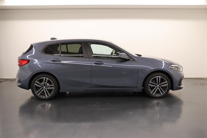 Vehicle image BMW 1 SERIES