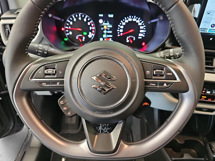 Fahrzeugbild SUZUKI SWIFT