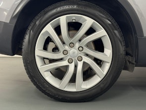 Vehicle image LAND ROVER Discovery 2.0 SD4 SE