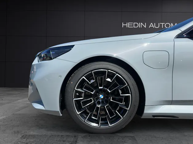 BMW M5 xDrive Touring