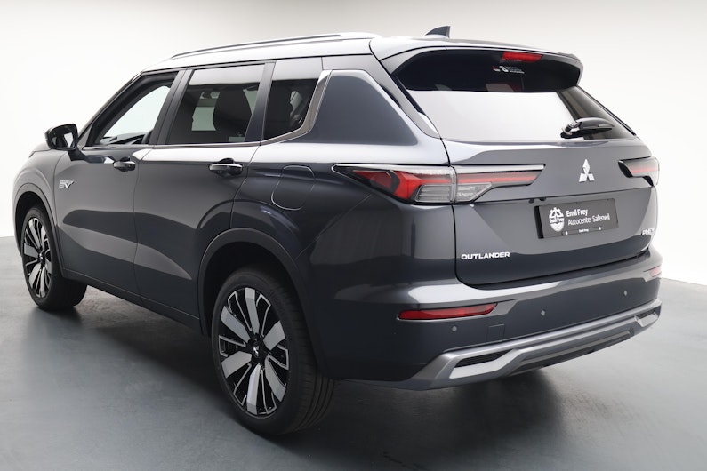 Vehicle image MITSUBISHI OUTLANDER