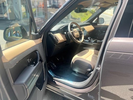 Vehicle image 8 Vehicle image 8