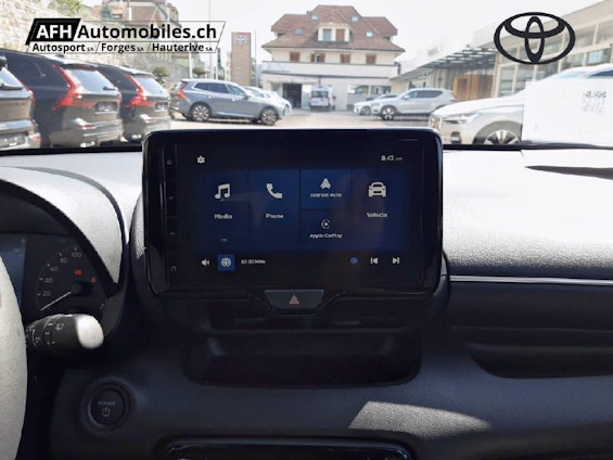 Vehicle image 11