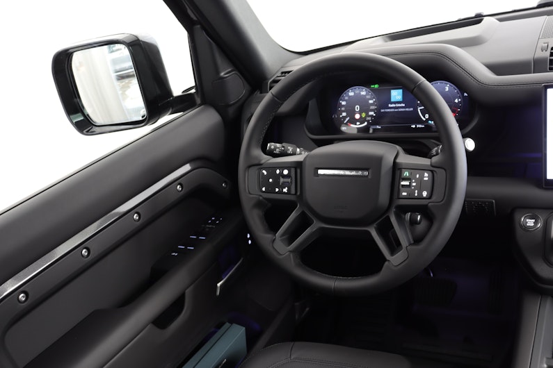 Vehicle image LAND ROVER DEFENDER