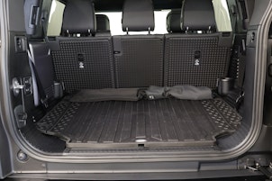 Vehicle image LAND ROVER Defender 110 3.0 D I6 300 X-Dynamic HSE