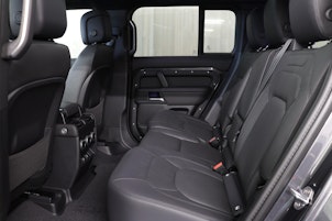 Vehicle image LAND ROVER Defender 110 3.0 D I6 300 X-Dynamic HSE