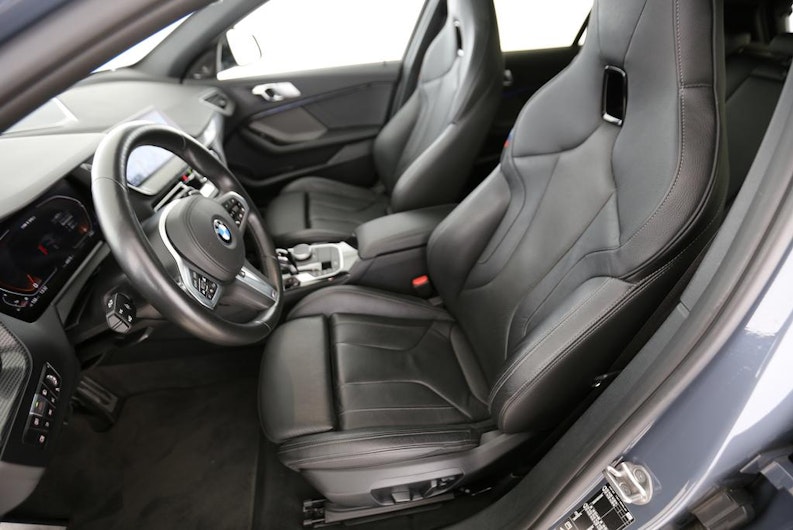 Vehicle image BMW 1 SERIES