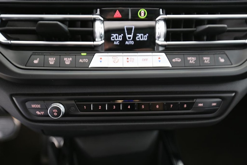 Vehicle image BMW 1 SERIES