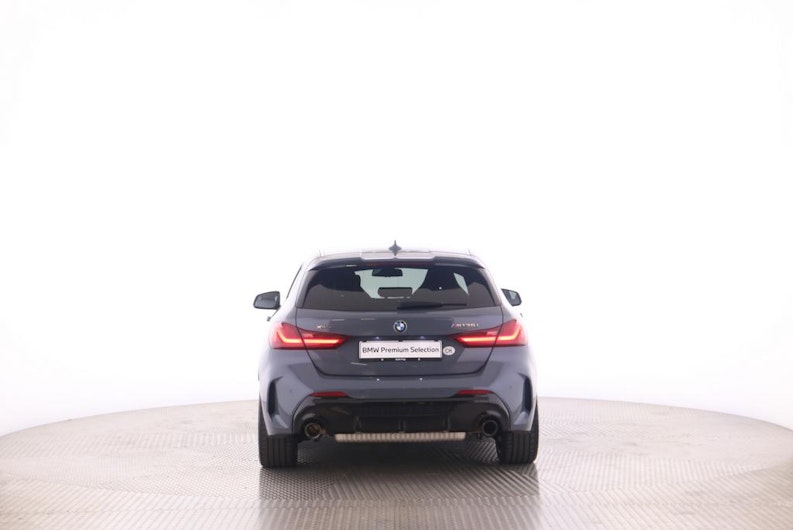 Vehicle image BMW 1 SERIES