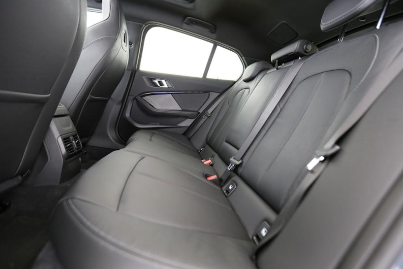 Vehicle image BMW 1 SERIES