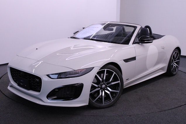 First vehicle image