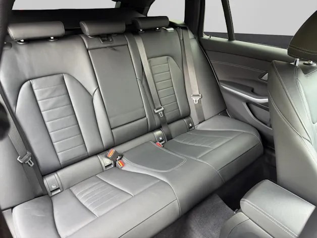 BMW 330e xDrive SAG Touring