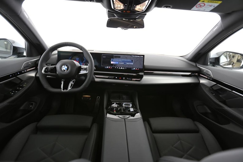 Vehicle image BMW 5 SERIES