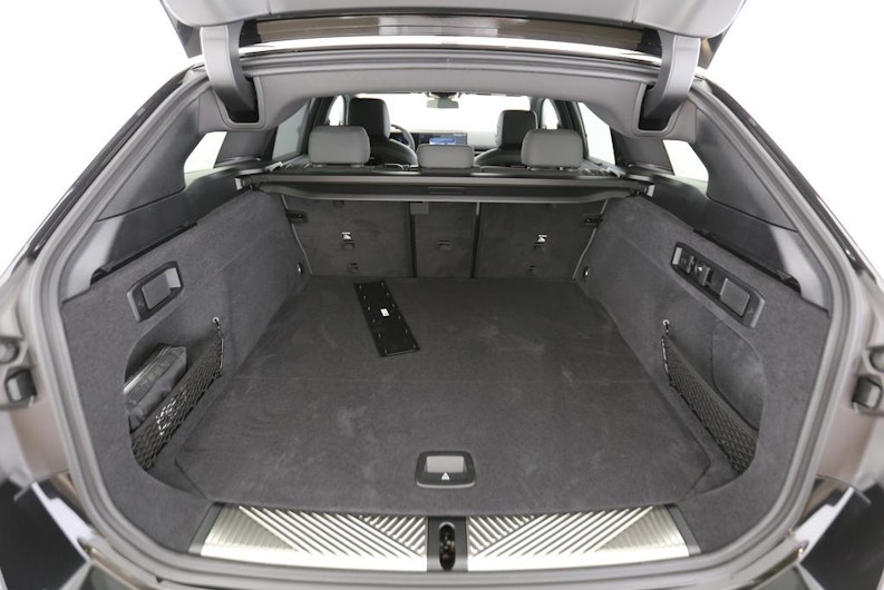 Vehicle image BMW 5 SERIES