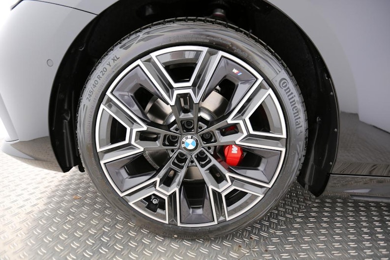 Vehicle image BMW 5 SERIES